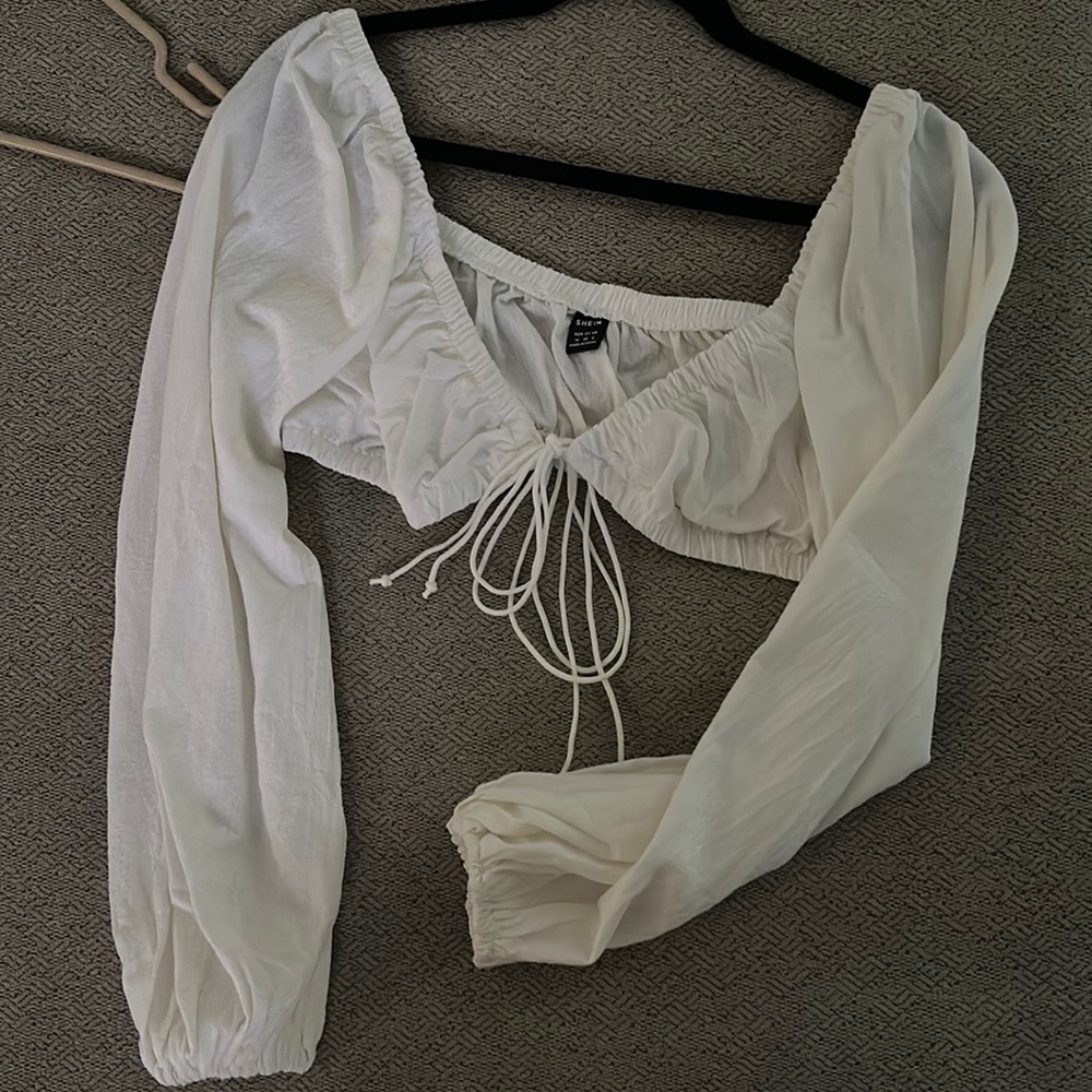 White crop top brand new never worn size medium